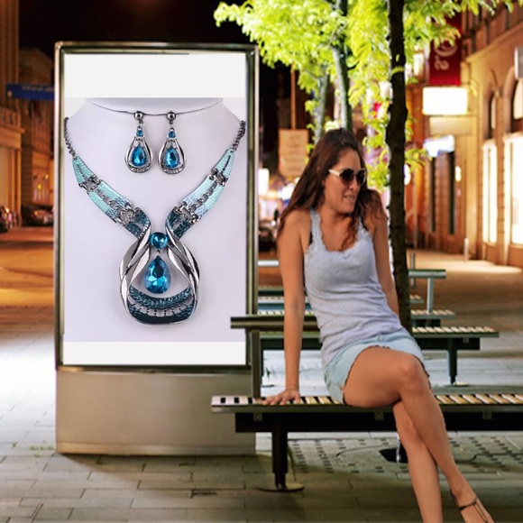 Blue, Green Statement Necklace & Earrings Set - Picture 2 of 8